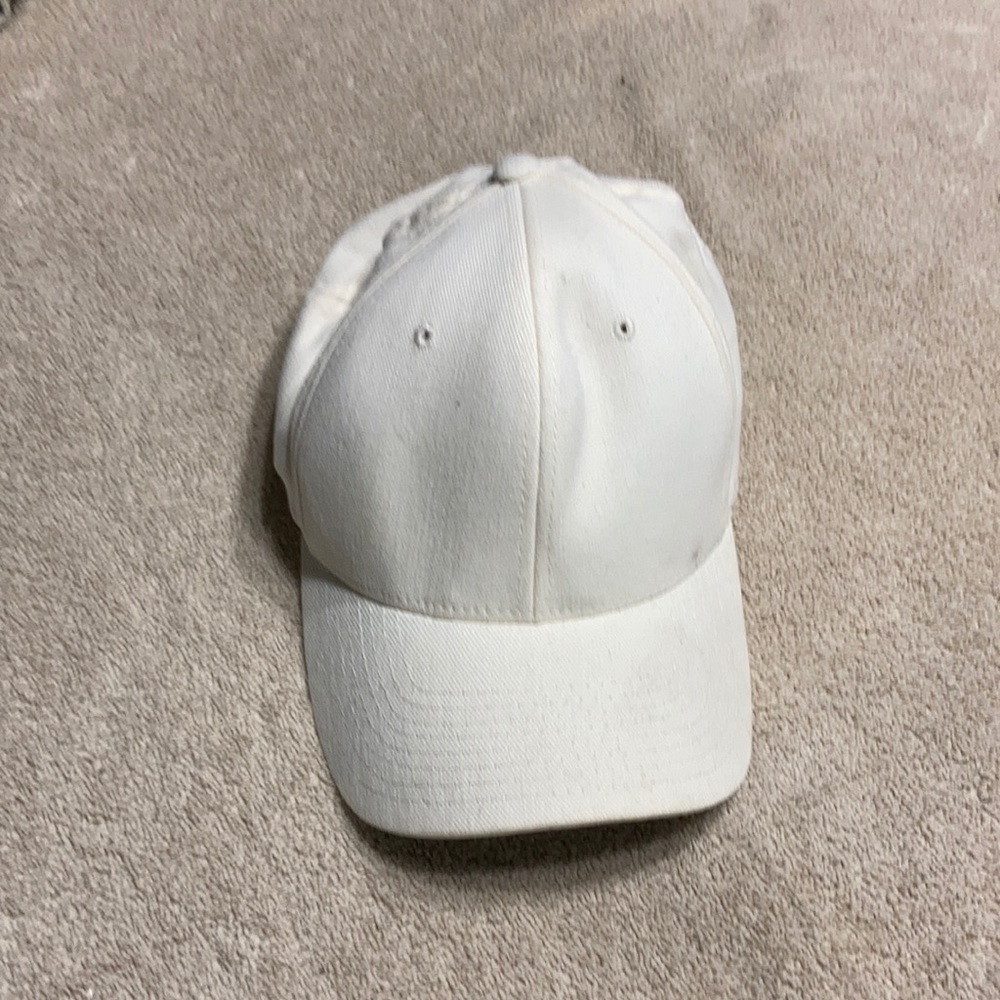 Cream ball cap